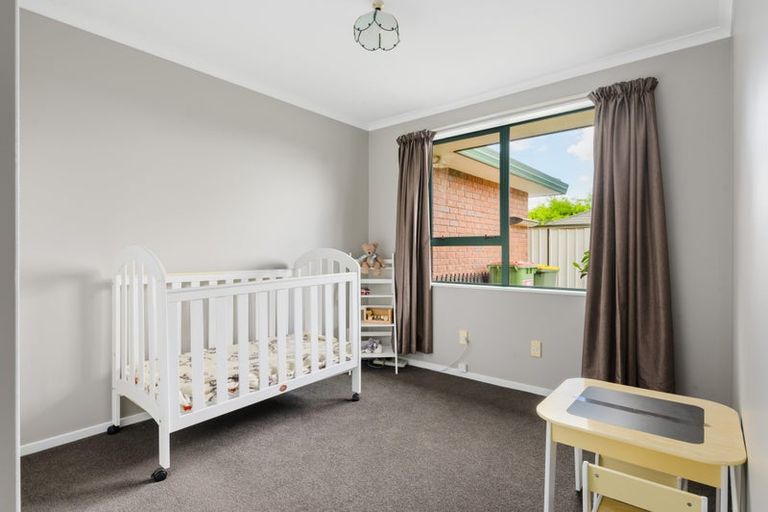 Photo of property in 19 Waiwherowhero Drive, St Andrews, Hamilton, 3200