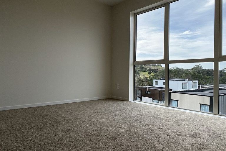 Photo of property in 3 Waihou Crescent, Albany Heights, Auckland, 0632