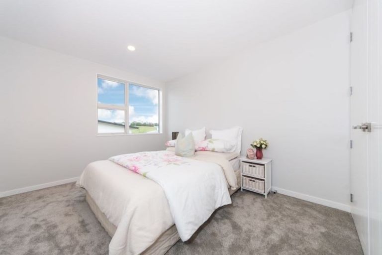 Photo of property in 4 Carder Holland Way, Hobsonville, Auckland, 0618