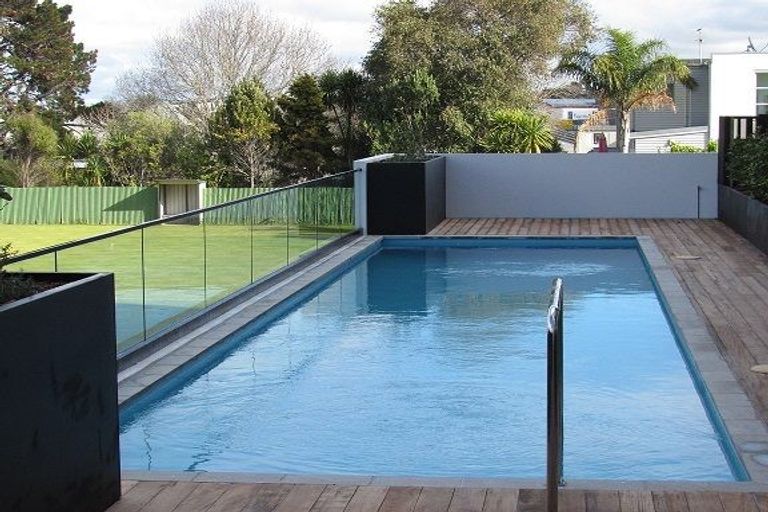 Photo of property in Frank Sargeson Apts, 407/80 Anzac Street, Takapuna, Auckland, 0622