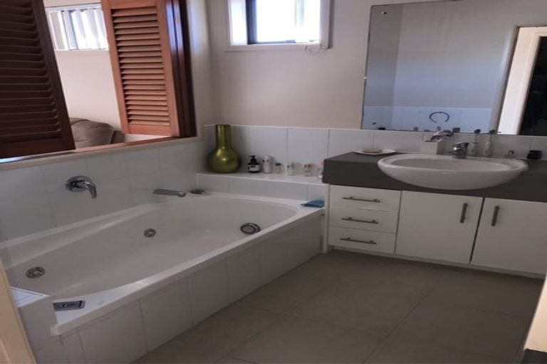 Photo of property in 73 Nautilus Drive, Gulf Harbour, Whangaparaoa, 0930