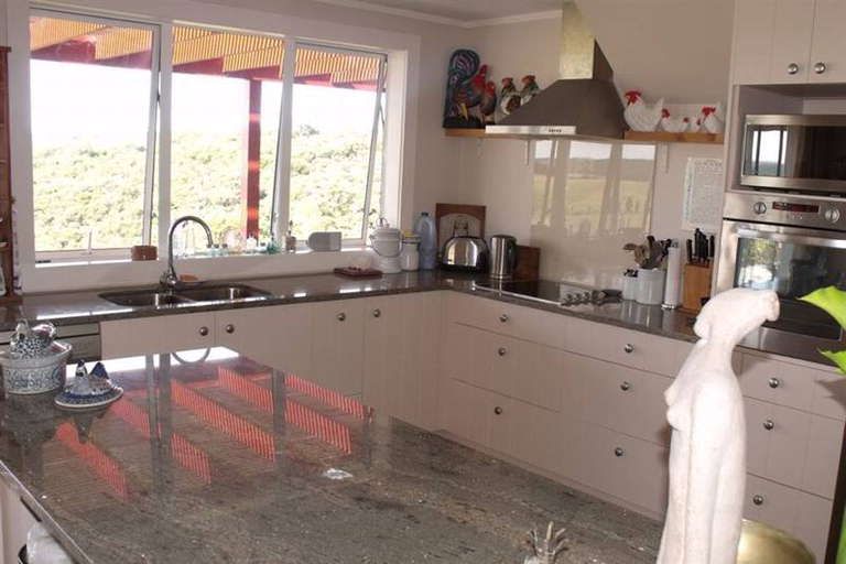 Photo of property in 142 Te Kowhai Point Road, Kerikeri, 0294
