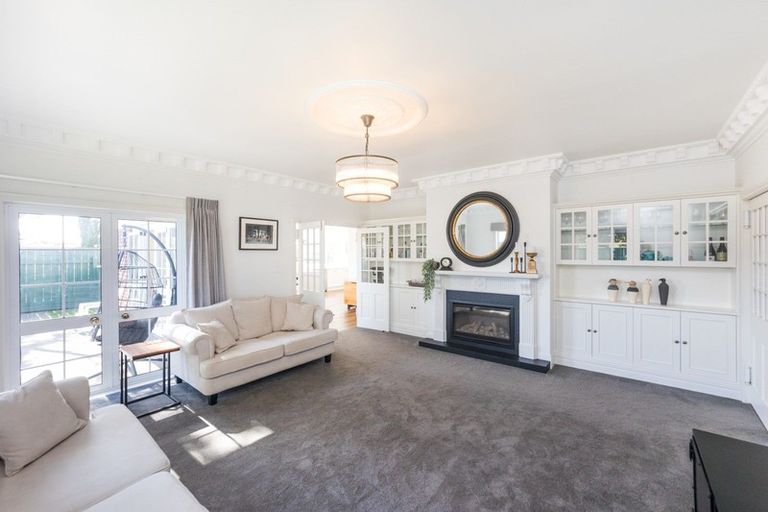 Photo of property in 6 Nicolas Lane, West End, Palmerston North, 4410