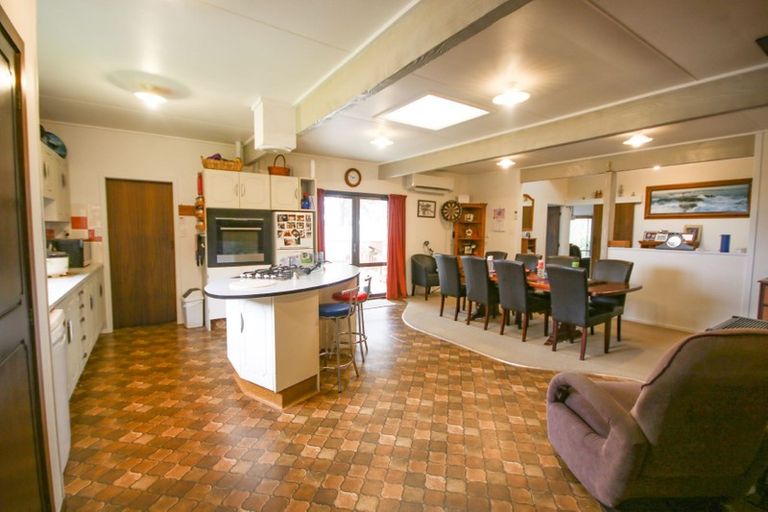 Photo of property in 127 Matakohe East Road, Matakohe, 0593