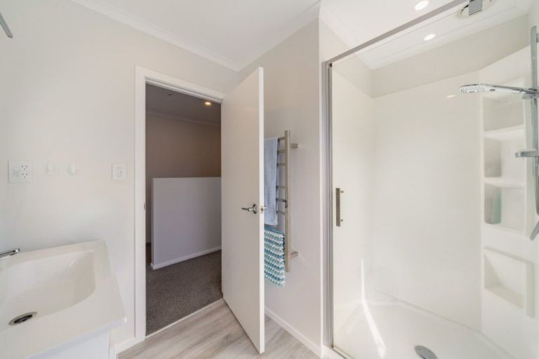 Photo of property in 5 Gloaming Lane, Wallaceville, Upper Hutt, 5018