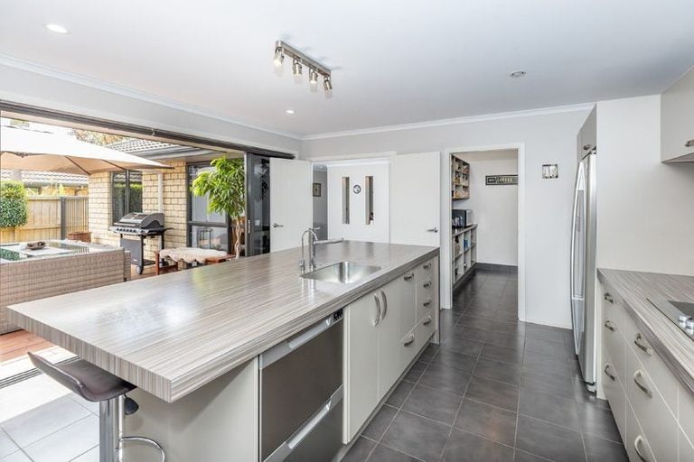 Photo of property in 8 Compton Grove, Huntington, Hamilton, 3210