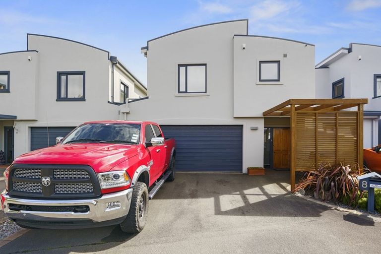 Photo of property in 8 Marina View, Paremata, Porirua, 5026