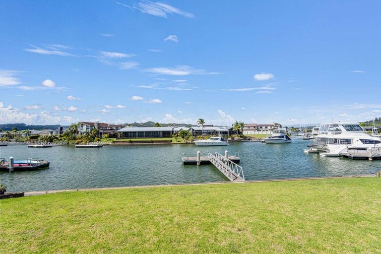 Photo of property in 14 Mermaid Place, Whitianga, 3510