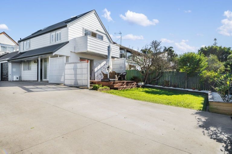 Photo of property in 2/22 Salem Place, Torbay, Auckland, 0630