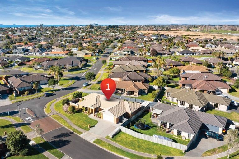 Photo of property in 1 Roxbury Place, Papamoa Beach, Papamoa, 3118