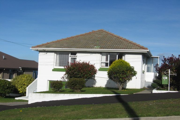 Photo of property in 137 Easther Crescent, Kew, Dunedin, 9012