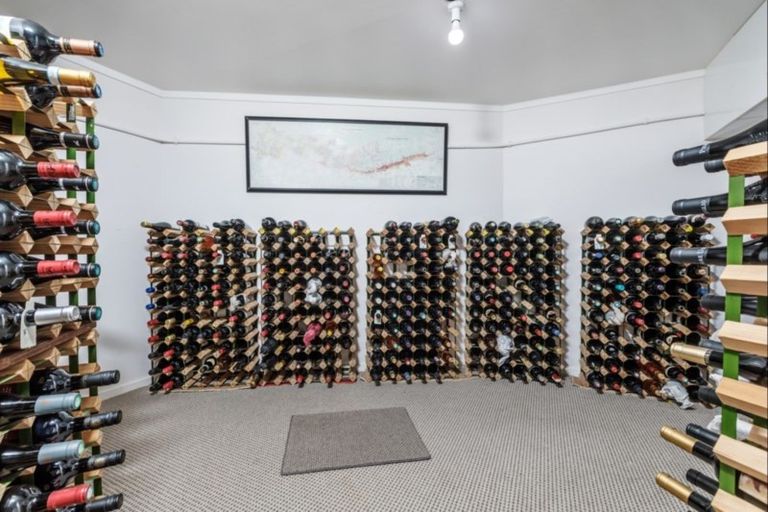 Photo of property in 2/8 Braemar Road, Castor Bay, Auckland, 0620