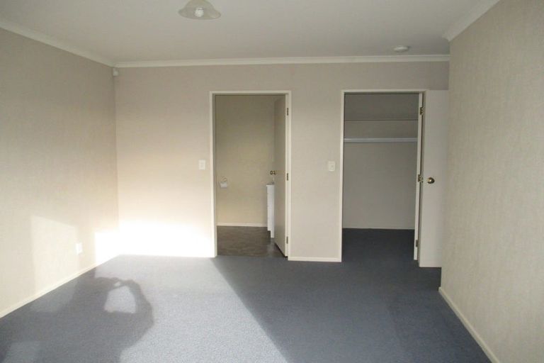 Photo of property in 38 Parnell Heights Drive, Kelvin Grove, Palmerston North, 4414