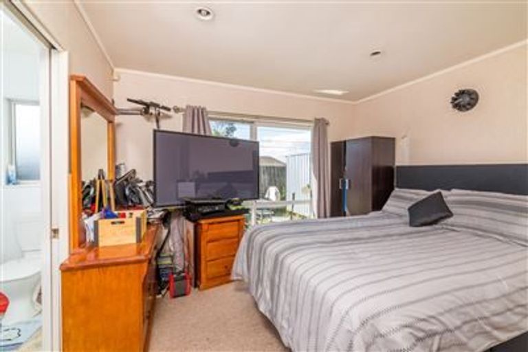 Photo of property in 87 Pooks Road, Ranui, Auckland, 0612