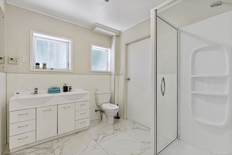 Photo of property in 2 Park Hill Road, Birkenhead, Auckland, 0626