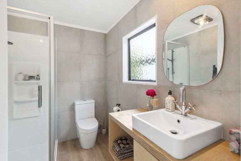 Photo of property in 2 Island View Terrace, Waikanae Beach, Waikanae, 5036