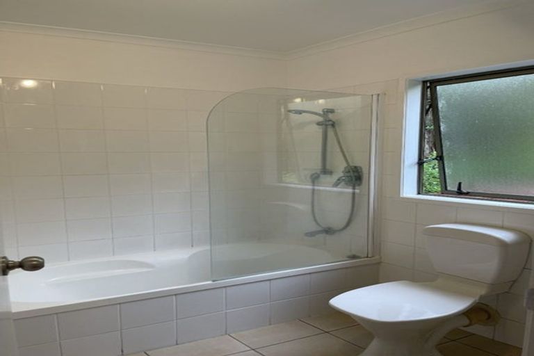 Photo of property in 16 Catrina Avenue, Birkenhead, Auckland, 0626