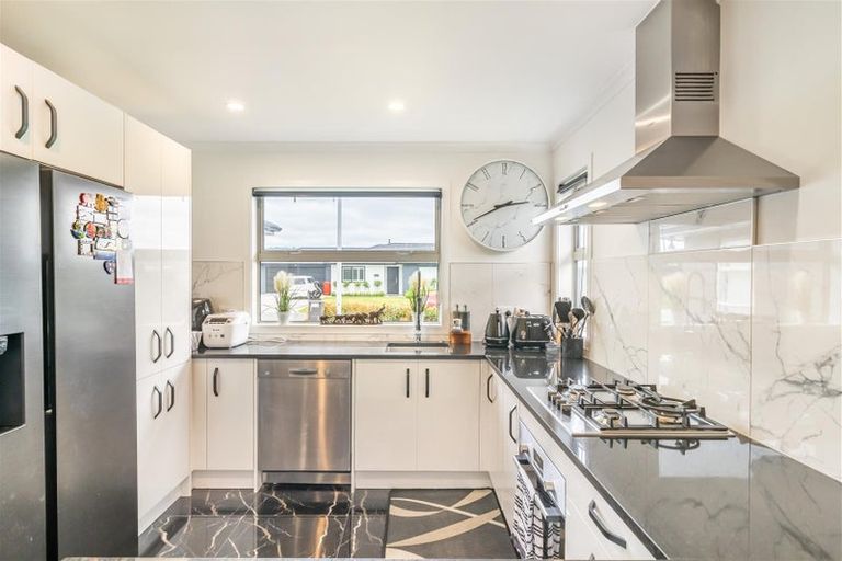 Photo of property in 28 Fenwick Crescent, Wallaceville, Upper Hutt, 5018