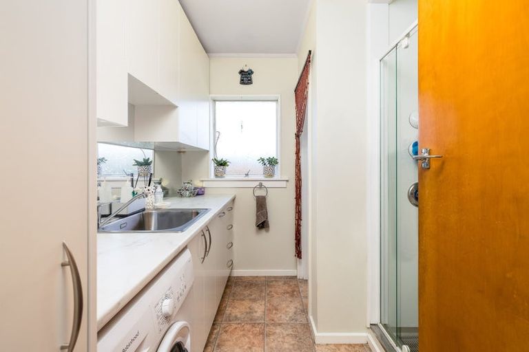 Photo of property in 16 Studholme Street, Waimate, 7924