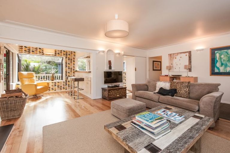 Photo of property in 23 Rimutaka Place, Titirangi, Auckland, 0604