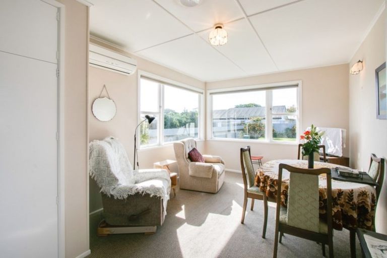 Photo of property in 14 Shackleton Street, Maraenui, Napier, 4110