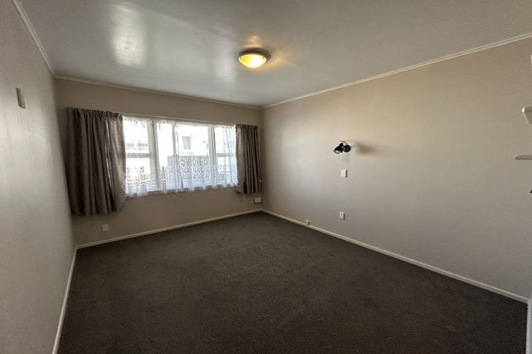 Photo of property in 2/204 Lyndon Road West, Hastings, 4122