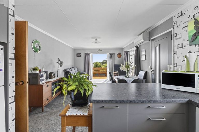 Photo of property in 9b Herekawe Drive, Spotswood, New Plymouth, 4310