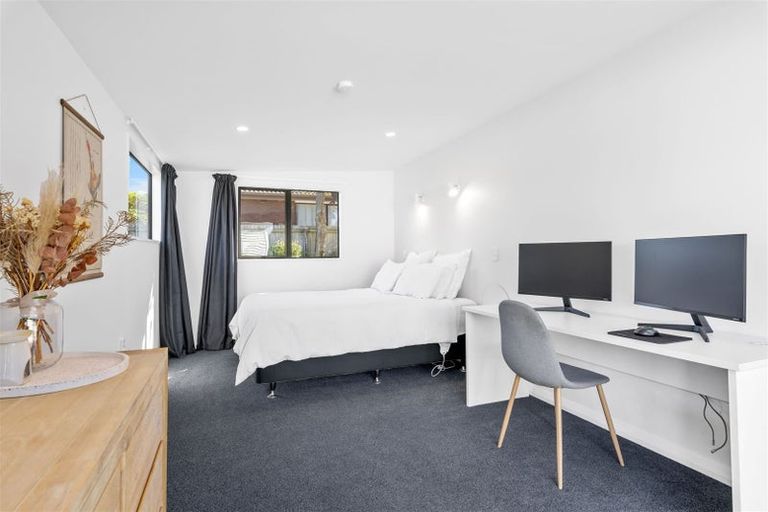 Photo of property in 7 Pinehurst Crescent, Russley, Christchurch, 8042