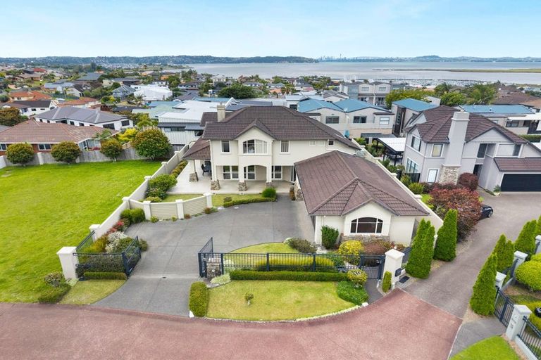 Photo of property in 22 Bluefin Way, West Harbour, Auckland, 0618