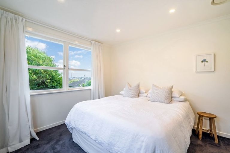 Photo of property in 45 Birkdale Road, Birkdale, Auckland, 0626