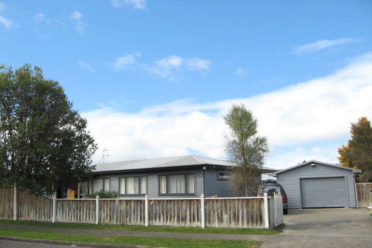 Photo of property in 1 Crichton Place, Havelock North, 4130