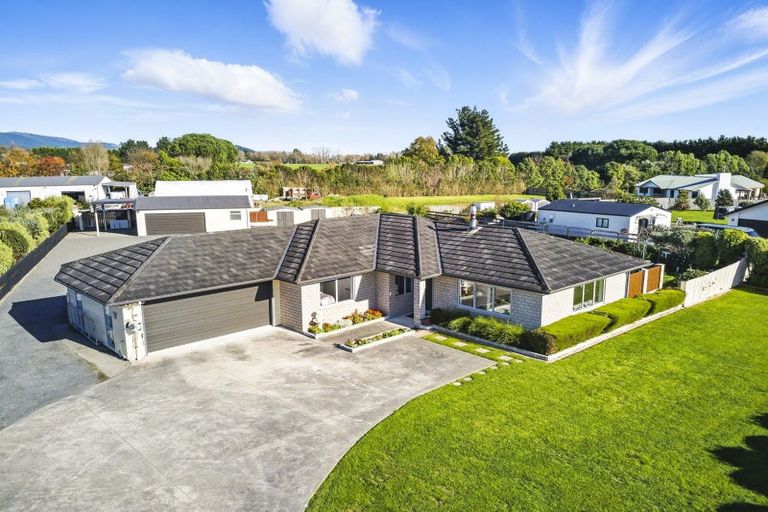 Photo of property in 51 Garth Road, Levin, 5571