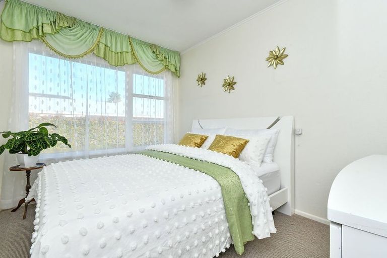 Photo of property in 75 Ridge Road, Howick, Auckland, 2014