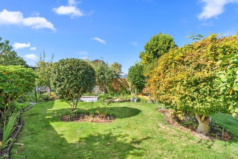 Photo of property in 10 Ron Place, Bishopdale, Christchurch, 8051