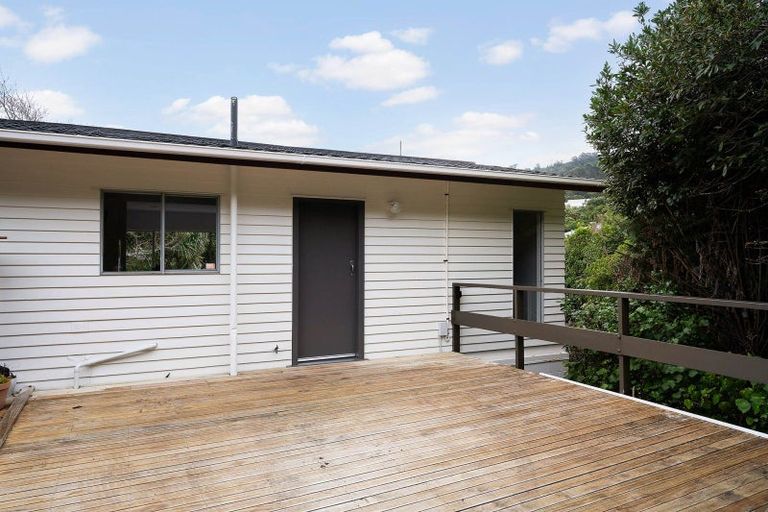 Photo of property in 39 Delhi Crescent, Khandallah, Wellington, 6035