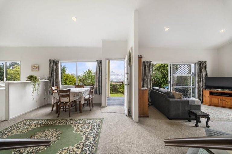Photo of property in 2 Davern Lane, New Lynn, Auckland, 0600