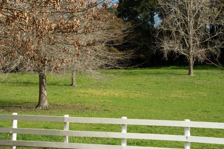 Photo of property in 316 Monument Road, Clevedon, Papakura, 2582