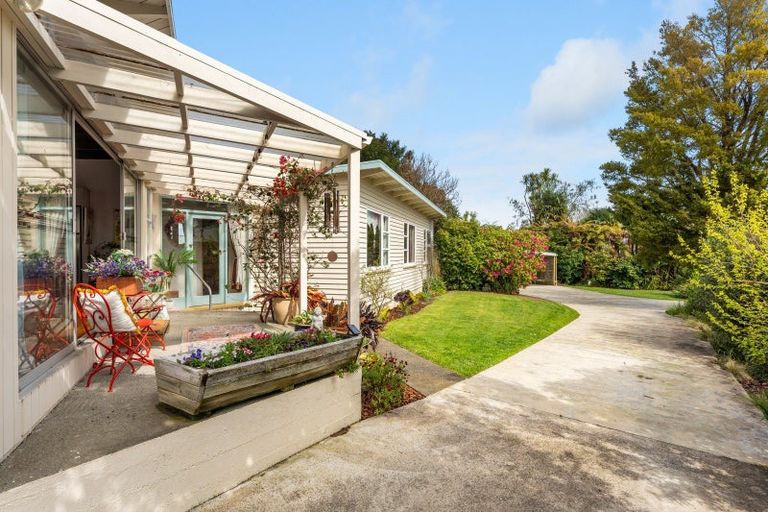 Photo of property in 84 Pahiatua Street, Hokowhitu, Palmerston North, 4410