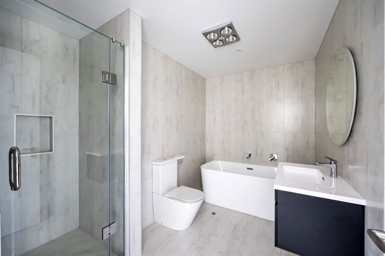 Photo of property in 124 Vintry Drive, Kumeu, 0810