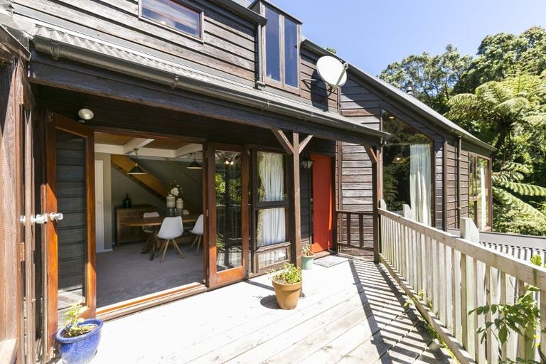 Photo of property in 30 Delhi Crescent, Khandallah, Wellington, 6035