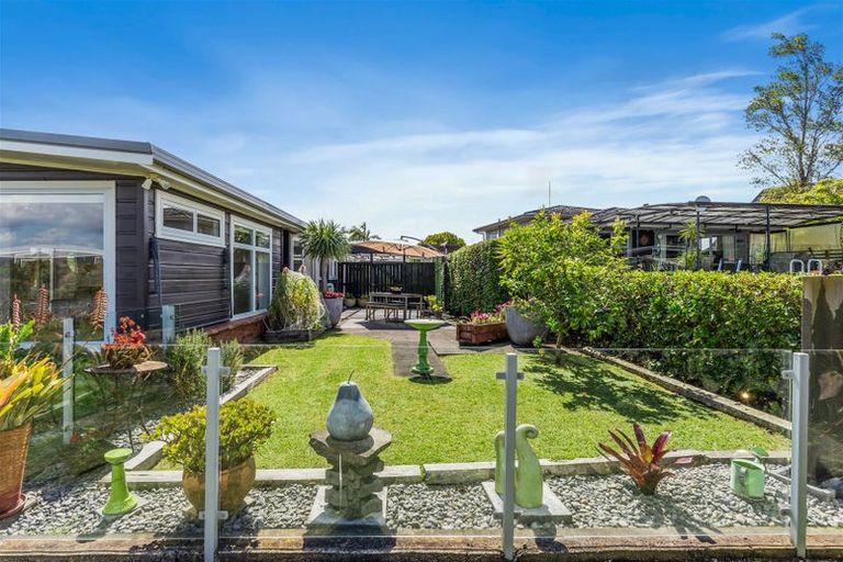 Photo of property in 9 Susanne Place, Pakuranga, Auckland, 2010