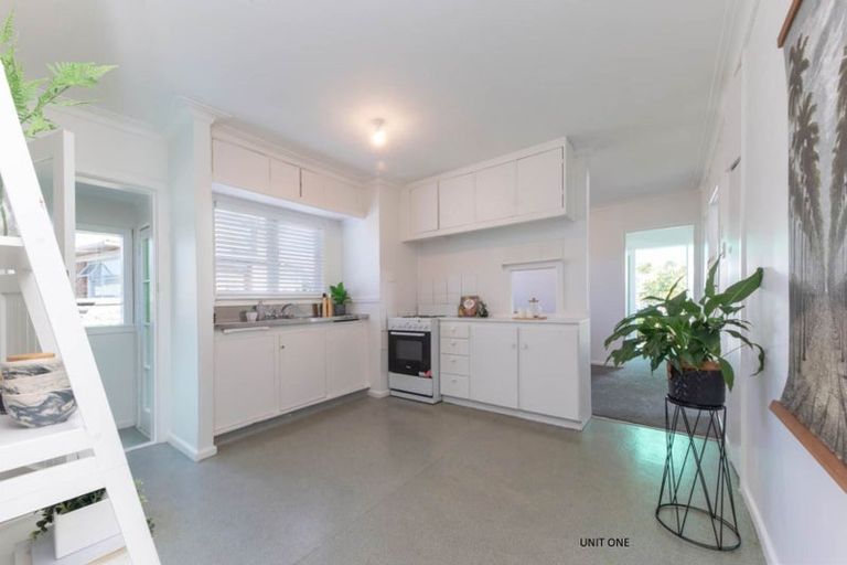 Photo of property in 1/80 Glengarry Road, Glen Eden, Auckland, 0602