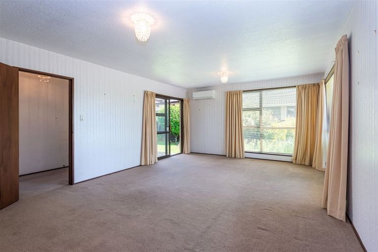 Photo of property in 17 Wakelin Place, Redwood, Christchurch, 8051