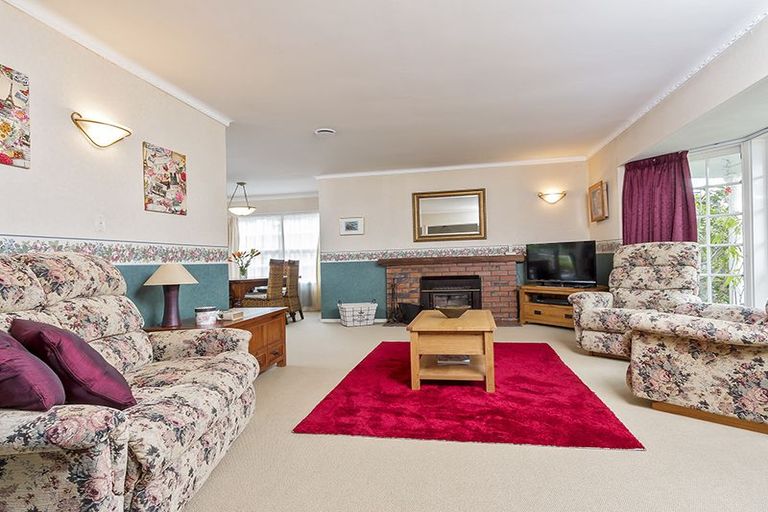 Photo of property in 12 Hemsway Place, Sunnyhills, Auckland, 2010