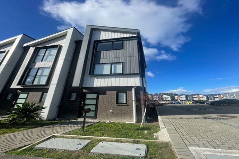 Photo of property in 5/36 Westgate Drive, Westgate, Auckland, 0614