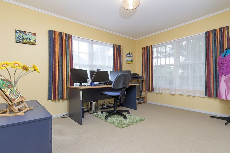 Photo of property in 12 Hemsway Place, Sunnyhills, Auckland, 2010