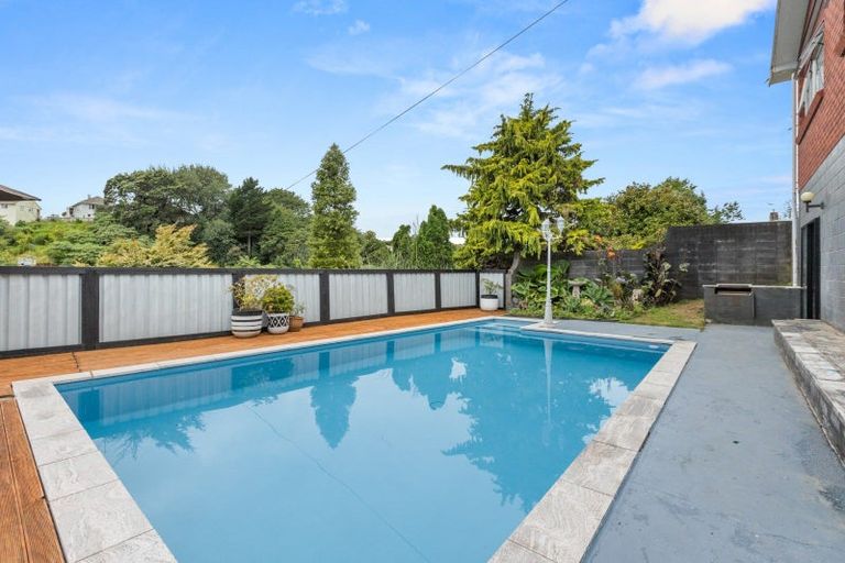 Photo of property in 46 Seaview Road, Marfell, New Plymouth, 4310