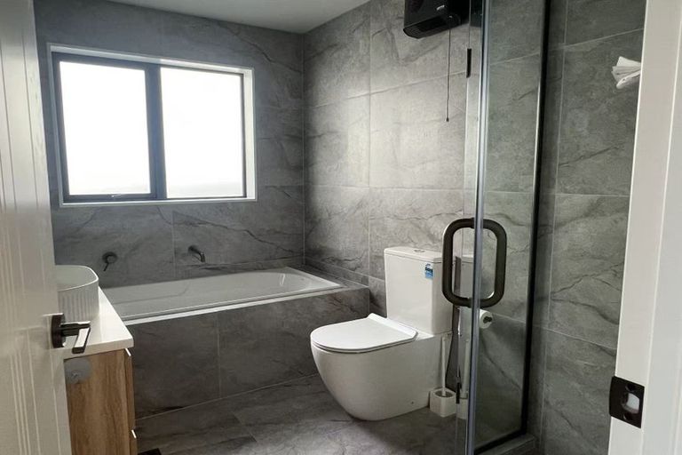 Photo of property in 1 Rae Road, Campbells Bay, Auckland, 0620