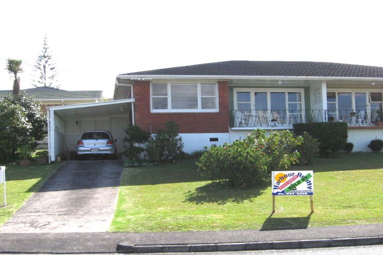 Photo of property in 1/38 Jaemont Avenue, Te Atatu South, Auckland, 0610