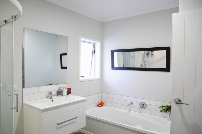 Photo of property in 8 Ngarue Place, Waitara, 4320